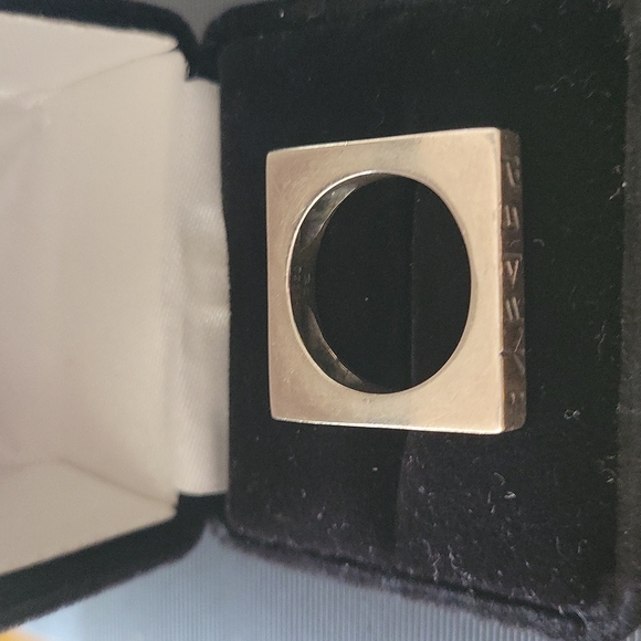 Square Viking Lettering 925 Sterling Silver Ring - Picture 4 of 7